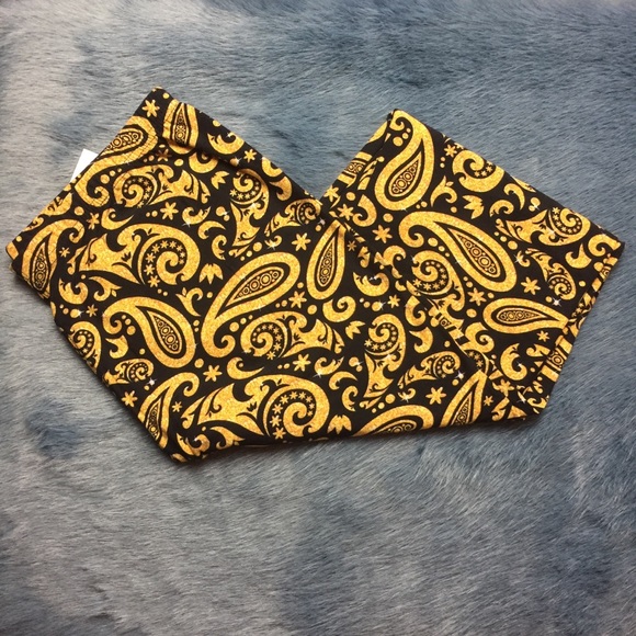 Pants - Plus black and gold paisley leggings